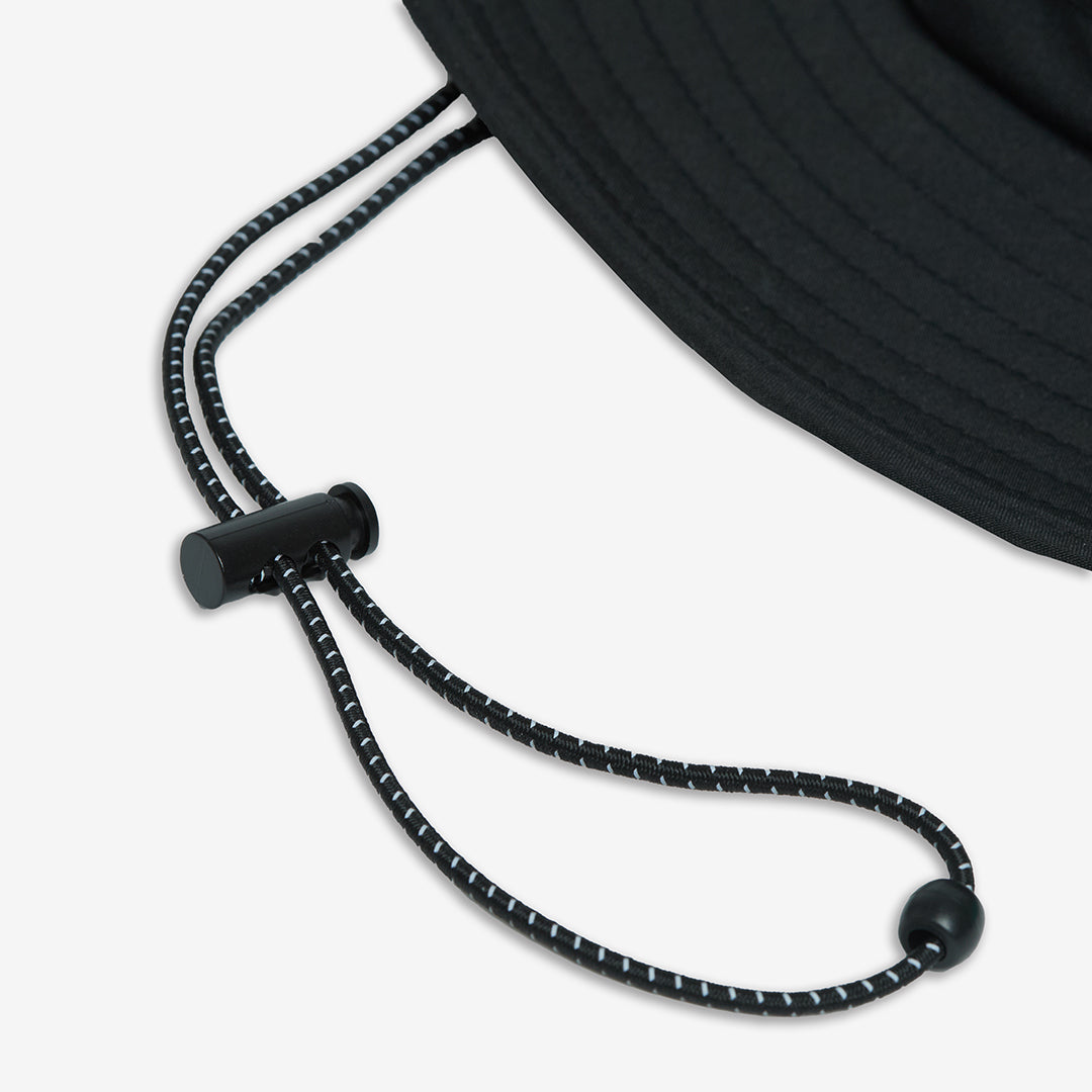Adjustable strap for a secure, customizable fit (51–63 cm)