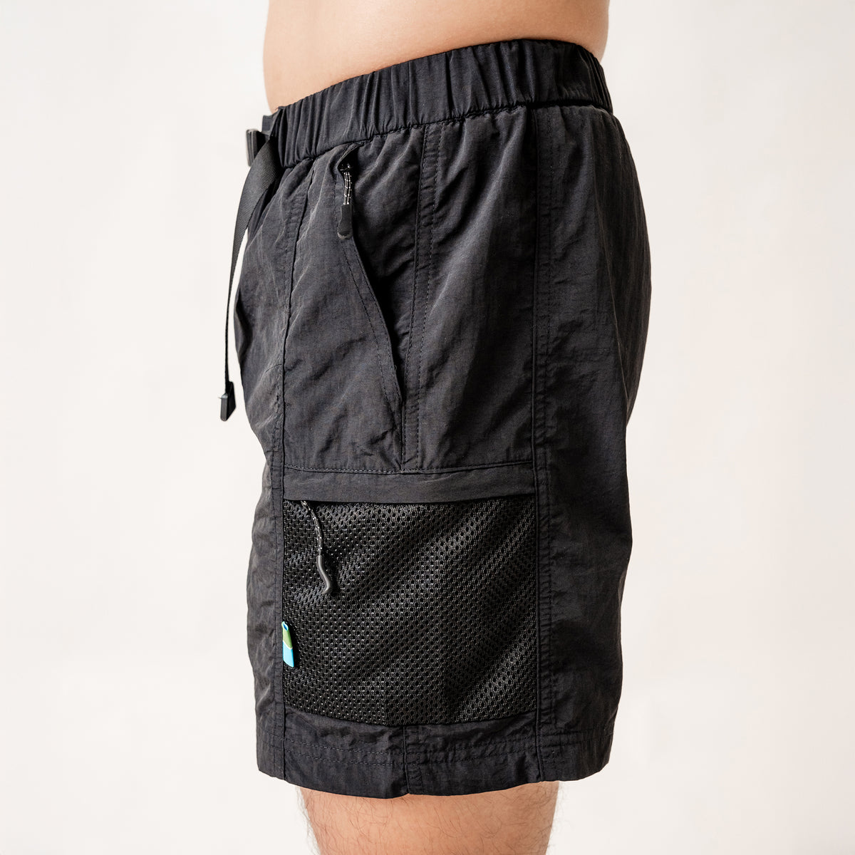 Recycled wrinkled nylon fabric: lightweight, durable, quick drying