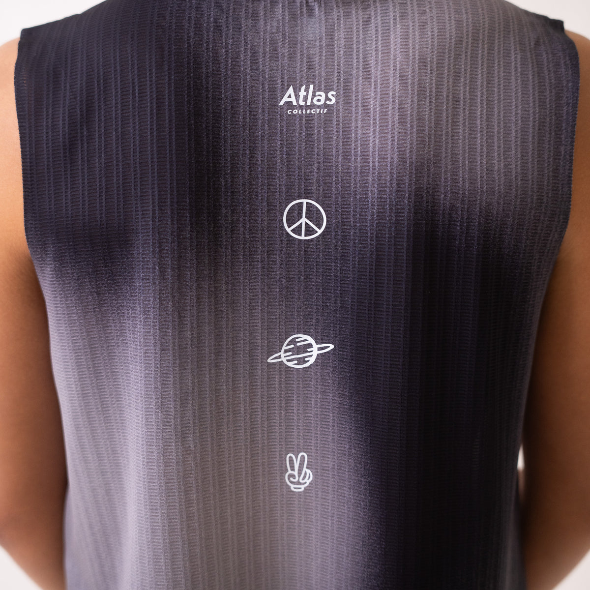 Signature graphic detailing