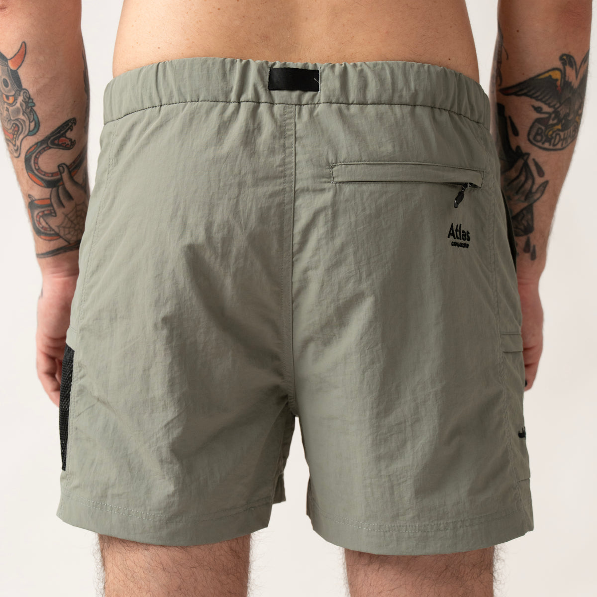 Bac zip pocket & embroidery