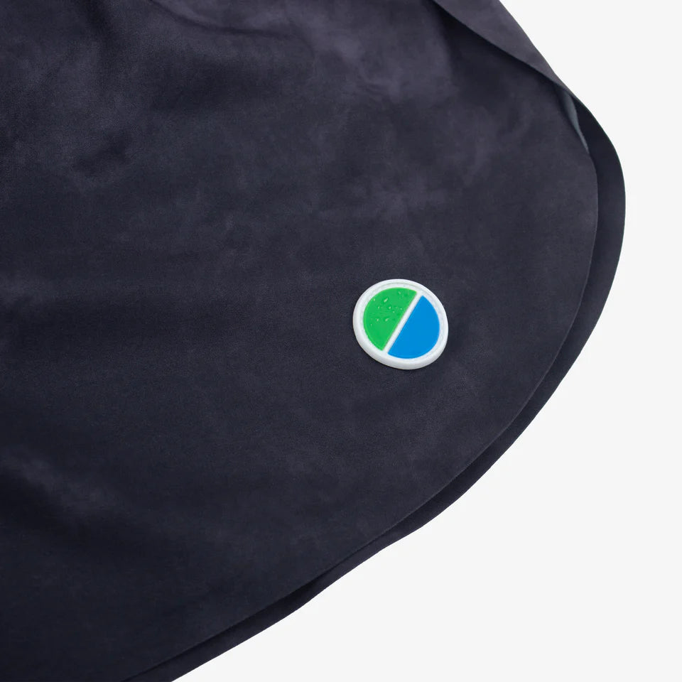 Made from 100% recycled polyester for sustainable performance